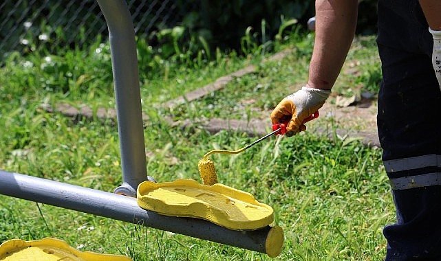Kartepe'de Çocuk Parklarına Kapsamlı Bakım: Güvenlik ve Estetik Elden Geçiriliyor