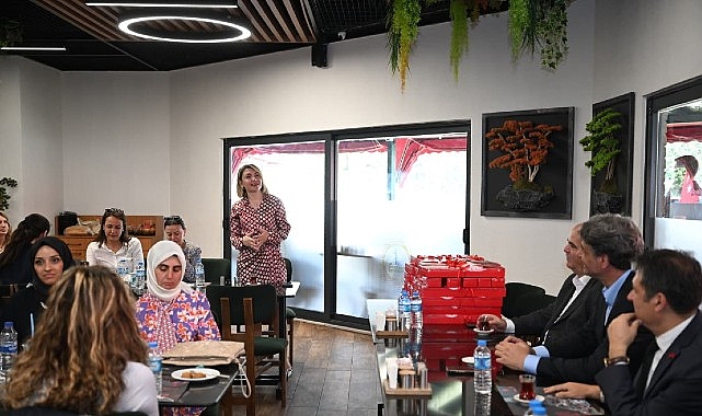 Kartepe'de Kadın Eğitimciler İçin Anneler Günü Buluşması