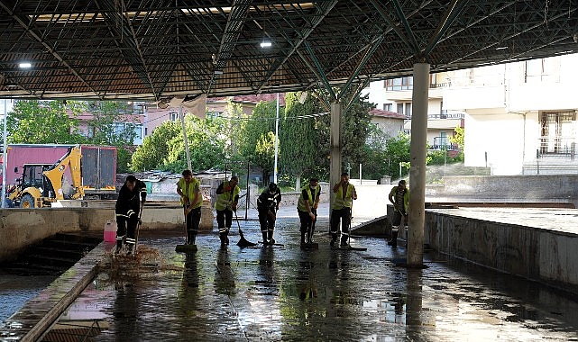 Keçiören'de Kurban Kesim Alanları Kapsamlı Temizlikle Dezenfekte Edildi