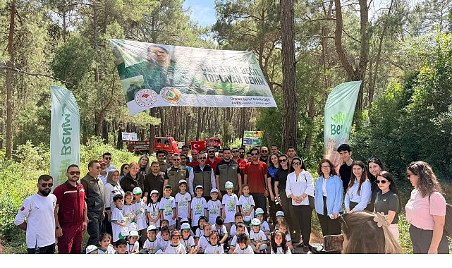 Kemer'de Minik Ellerden Orman Temizliği: Farkındalık Etkinliği