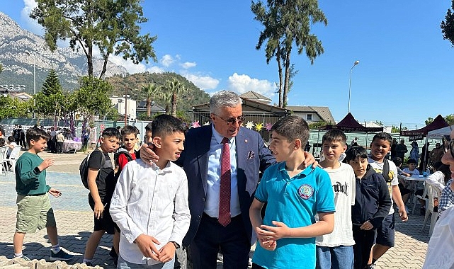 Kemer'de Hıdırellez Coşkusu: Ateş Yakıldı, Dilekler Ağaca Asıldı