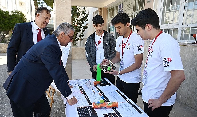 Kemer'de TÜBİTAK 4006 Bilim Fuarı: 17 Proje Sergilendi