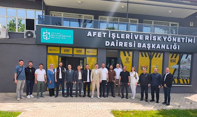 Kocaeli'de afet yönetimi için 12 ilçe bir arada: İRAP toplantısında kritik veriler masaya yatırıldı