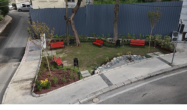 Konak Belediyesi Varyant'ta Tarihi Dokuyu Modern Park ve Yenilenen Sokakla Buluşturdu