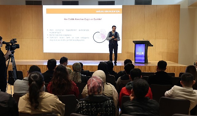 Konya Büyükşehir'den Yeni Evli Çiftlere Ücretsiz Evlilik Eğitimi: 8 Saatlik Program Başladı