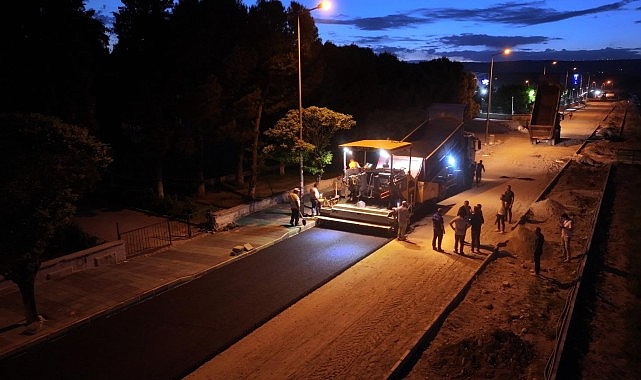 Köprübaşı Tarihinde İlk: Sıcak Asfalt Hükümet Caddesi'nde Döşeniyor