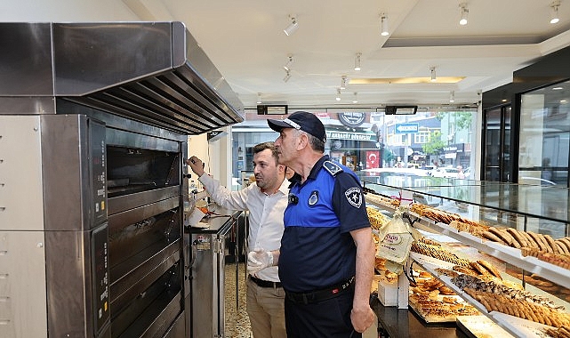 Küçükçekmece'de Bayram Öncesi Kapsamlı Hazırlık: Temizlikten Sosyal Desteğe Yoğun Mesai