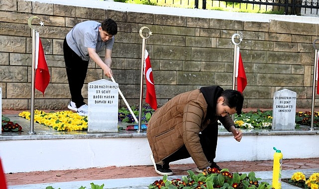 Kut'ül Amare'nin 110. Yılında İzmit'te Anlamlı Anma: Öğrencilerden Duygu Dolu Vefa