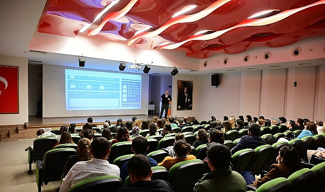MABEM Öğretmenlerine Kariyer Danışmanlığı Semineri: Geleceğe Işık Tutan Stratejiler