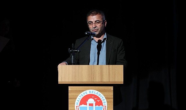 Maltepe'de 19 Mayıs Coşkusu: Gençlerden Milli Mücadele Ruhuna Sahne Gösterisi