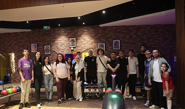 Maltepe'de 19 Mayıs Coşkusu: Bowling Turnuvasıyla Gençler Buluştu