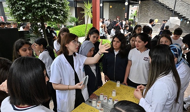 Manisa'da Bahar Şenliği: Gençler Bilim ve Kültürle Geleceğe Hazırlanıyor