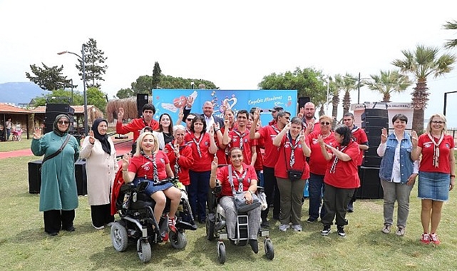Menderes'te Engelsiz Festival Coşkusu: İlk Gün Dolu Dolu Geçti