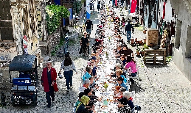 Mudanya'da Anneler Günü: Tarihi Sokaklarda Sevgi ve Dayanışma Buluşması