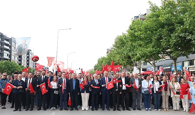 Nilüfer'de 19 Mayıs Coşkusu: Binlerce Kişi Omuz Omuza Yürüdü