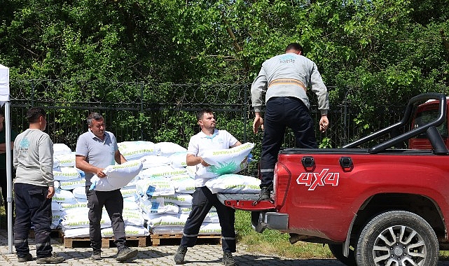 Nilüfer'de 155 üreticiye yem maliyetini düşürecek tohum desteği