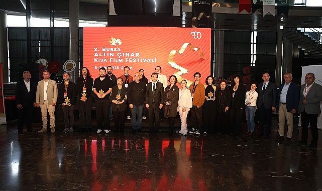 Bursa'da 2. Altın Çınar Kısa Film Festivali Sona Erdi: Birincilik Ödülü 'Liminal'e Verildi