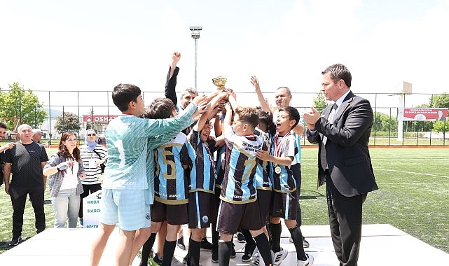 Osmangazi’de Çocuk Olimpiyatları: Minik Sporcular Kıyasıya Yarıştı, Ödüller Sahiplerini Buldu