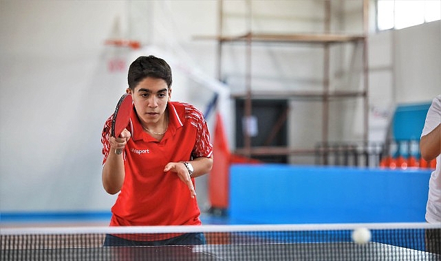 Keçiören'de Engelsiz Spor Oyunları: Futbol, Masa Tenisi ve Voleybol Heyecanı