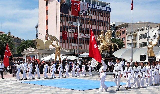 Pehlivan: Gençliğin yanında olmak geleceğe sahip çıkmaktır