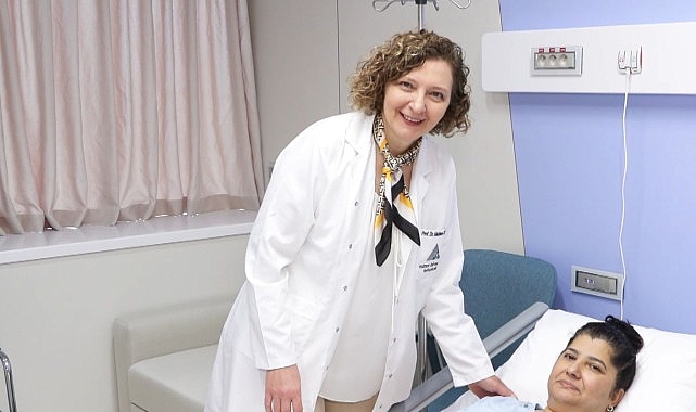 Safra Kanalındaki 3 cm'lik Dev Taşlar Lazerle Kırıldı: Ameliyatsız Tedavi