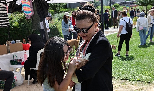 Nilüfer'de Sahiplendirme Şenliği: 50'den Fazla Can Dost Yeni Yuvalarına Kavuştu