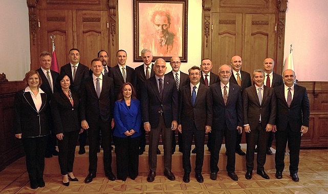 TBB Yönetim Kurulu, Bakan Ersoy ile Tarihi Köşkte Turizm Finansmanını Görüştü