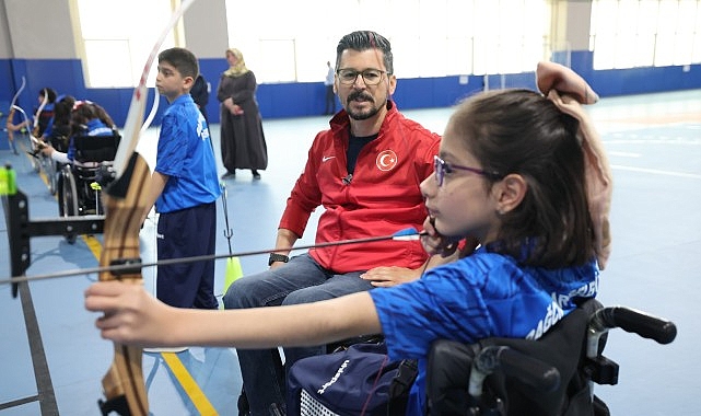 Türkiye'nin İlk Engelli Çocuk Okçuluk Takımı Bağcılar'da Kuruldu