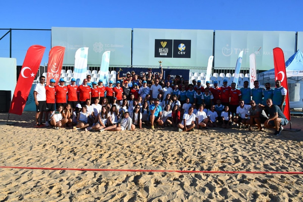 Ayvalık'ta Nefes Kesen Mücadele: BVA Plaj Voleybolu Balkan Şampiyonası Sona Erdi