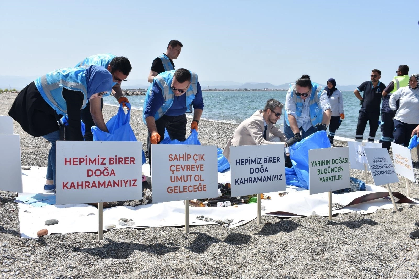 Altınkum Dalyan'da Avrupa standartlarında kıyı temizliği: 500'den fazla atık toplandı