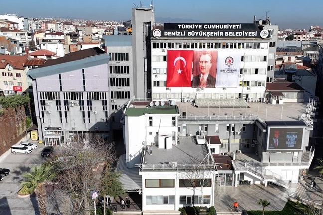 Denizli'de İhtiyaç Sahibi Öğrencilere 2.500 TL'lik Test Kitabı Desteği Yoğun İlgi Görüyor