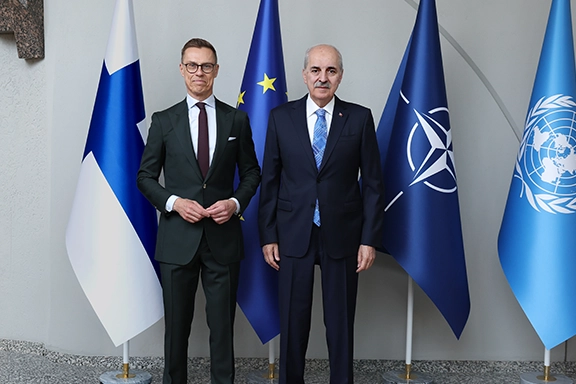 Kurtulmuş, Helsinki'de Finlandiya Cumhurbaşkanı Stubb ile Görüştü: İşbirliği Mesajı