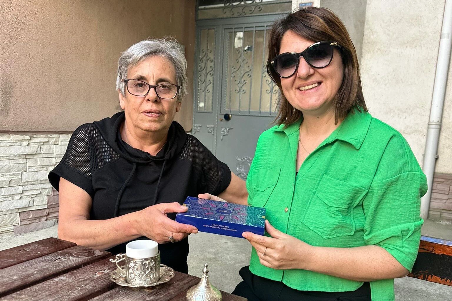 44 Yıllık Şifa Neferi Nejla Tufan'a Keşanlı Öğrencilerden Vefa Ziyareti