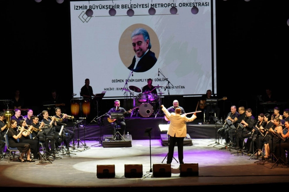 İzmir’de Edip Akbayram ve Volkan Konak Anısına Unutulmaz Gece