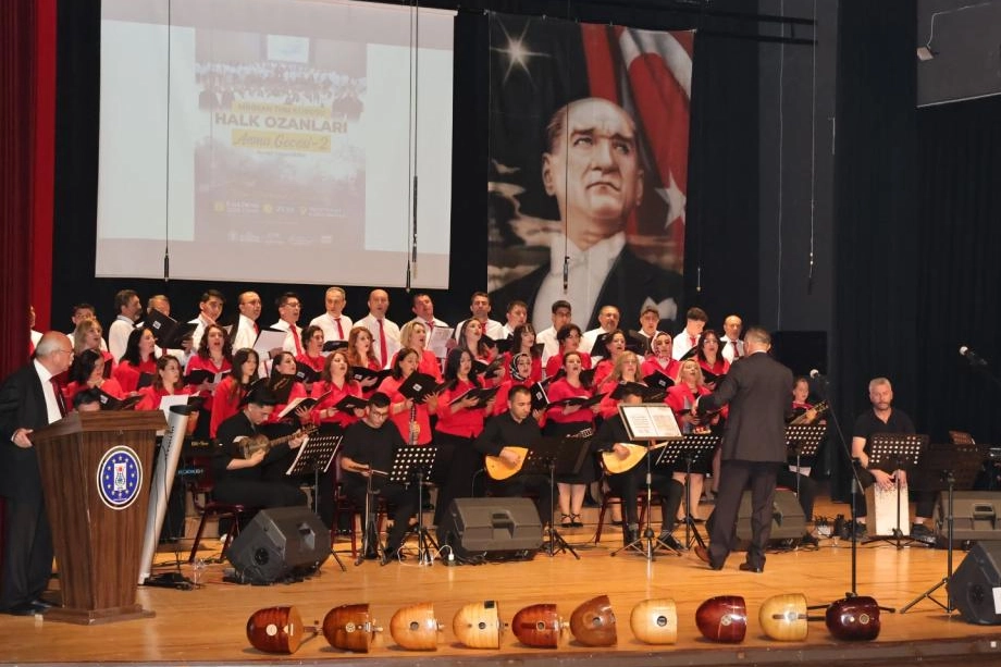 Kütahya'da Türk Halk Müziği Ustaları Anma Gecesinde Türkülerle Yaşatıldı