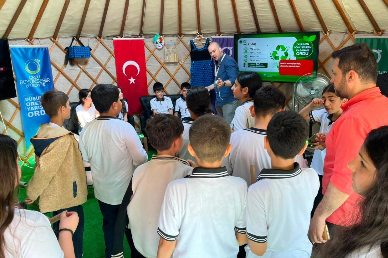 Ordu Büyükşehir Belediyesi Sıfır Atık Festivali'nde VR ile Çevre Bilinci Aşıladı