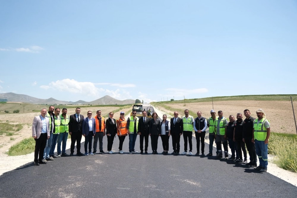 Eskişehir'den Konya'ya 12 Kilometrelik Sıcak Asfalt: Sivrihisar-Çeltik Yolunda Dev Yatırım