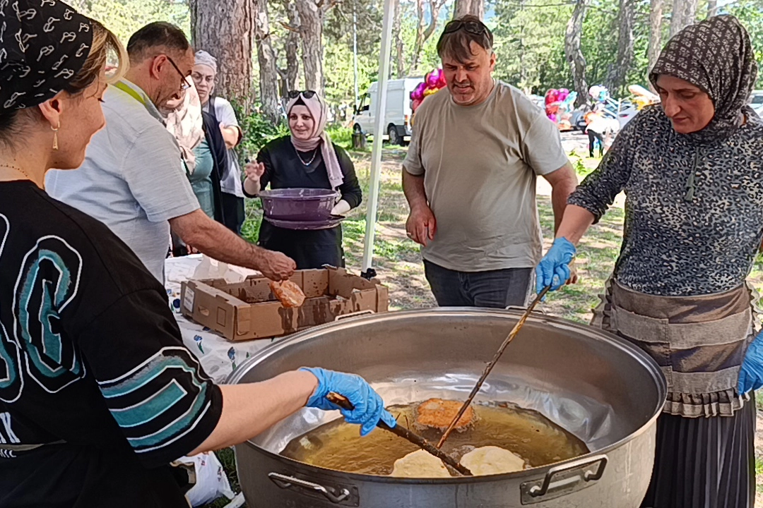 Bişi Festivali Küçükelmalı'nda Renkli Görüntülere Sahne Oldu