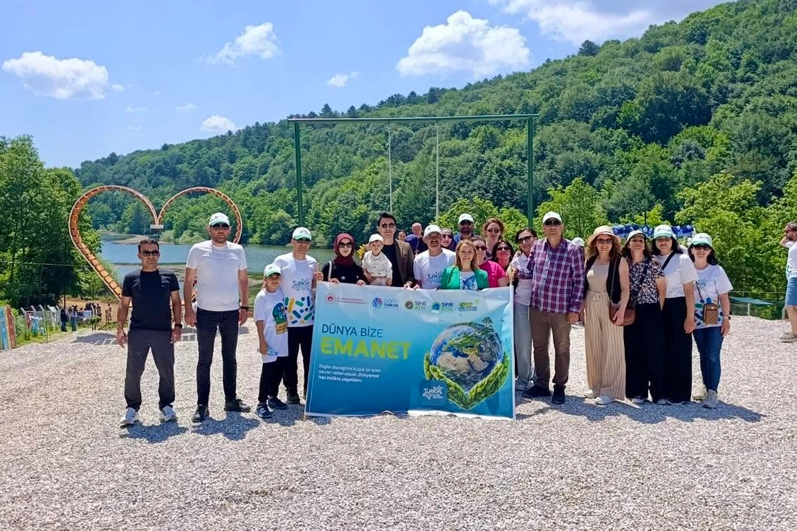 Bilecik'in Doğal Güzelliğinde Çevre Haftası Yürüyüşü: 6 Kilometrelik Parkurda Farkındalık