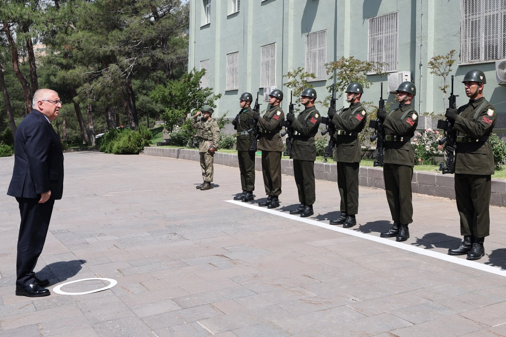 Milli Savunma Bakanı Yaşar Güler, Kahramanmaraş’ta Askeri Birlikleri Denetledi