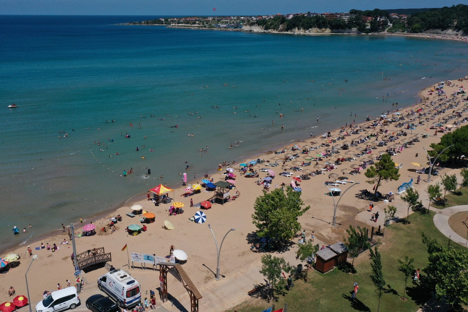KOSKEM 2025 Sezonu Başlıyor: 13 Plajda 158 Cankurtaran Görevde