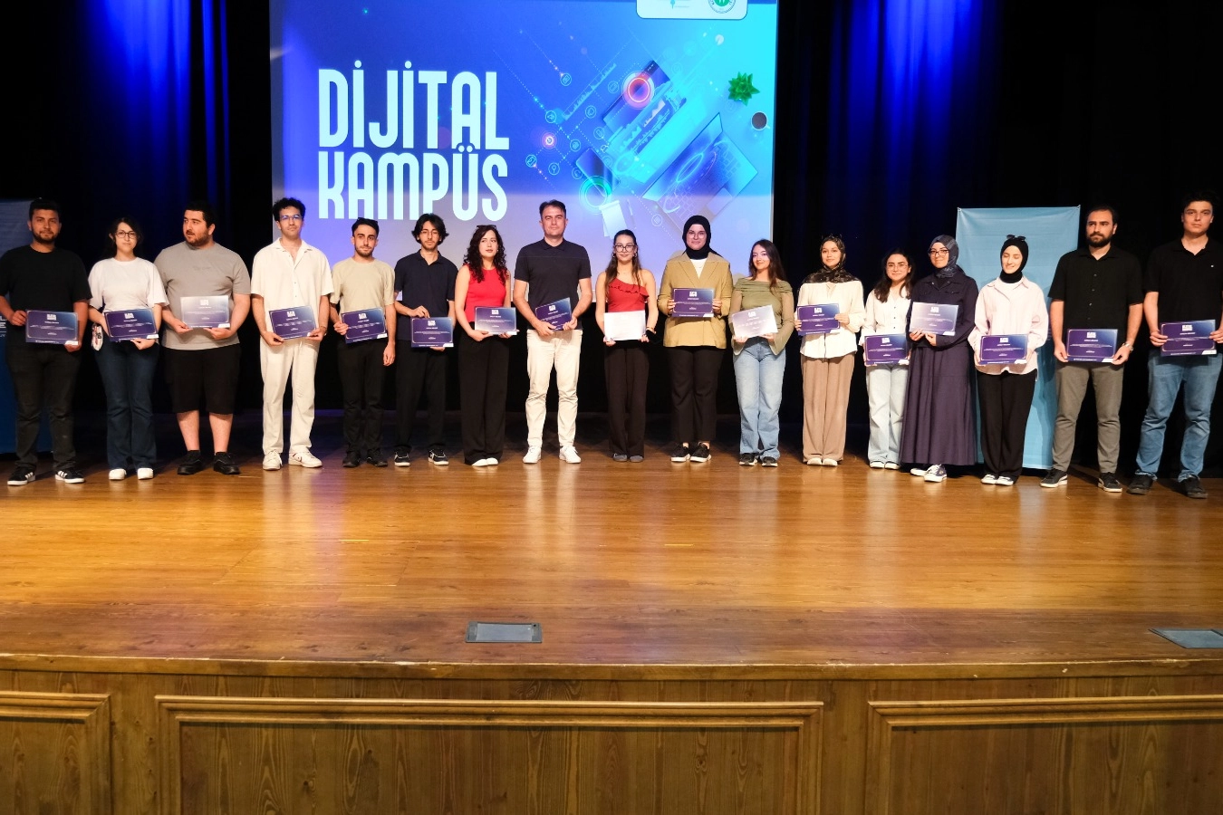 Kocaeli'de 237 Genç Dijital Kampüs Sertifikalarını Aldı