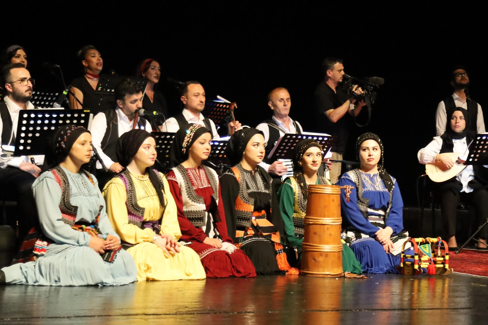 Karadeniz Rüzgarı Bursa'da Esti: 'Kuzeyin Ezgileri' Büyük Beğeni Topladı