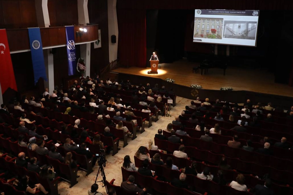 Ankara Üniversitesi 80. Yaşını Görkemli Bir Sempozyumla Kutladı