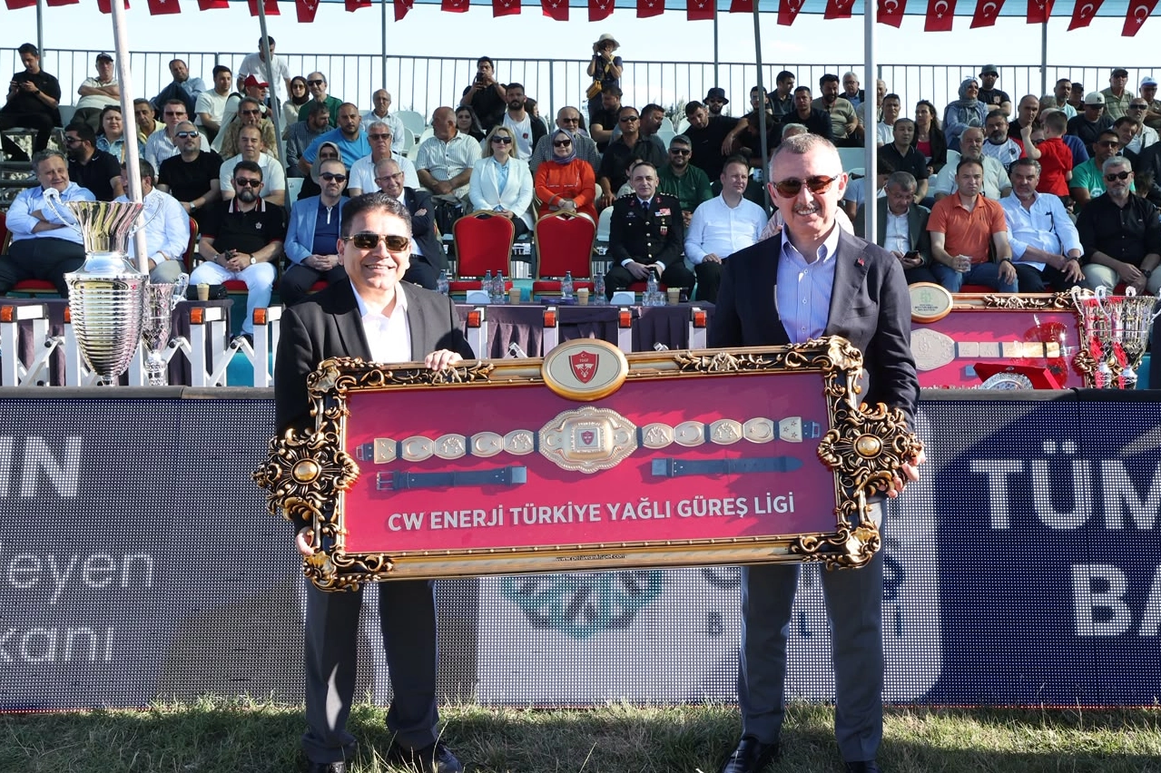Kocaeli'de Başpehlivanlık Kemeri Feyzullah Aktürk'ün Oldu