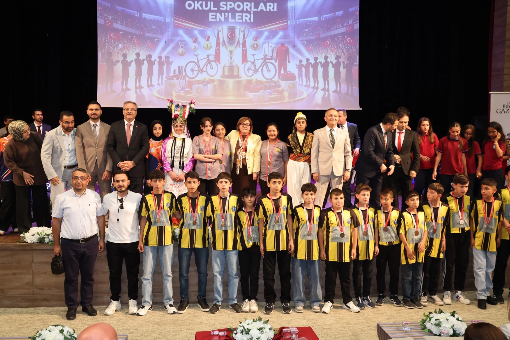 Gaziantep'te Okul Sporları Şöleni: 82 Okul Ödüllendirildi