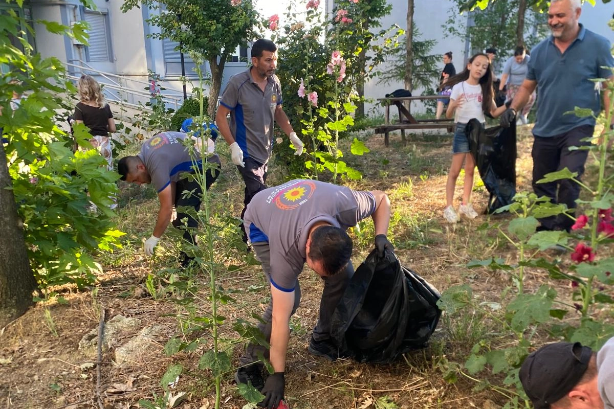 Yenimuhacir'de Çevre Temizliği: Belediye ve Vatandaş El Ele