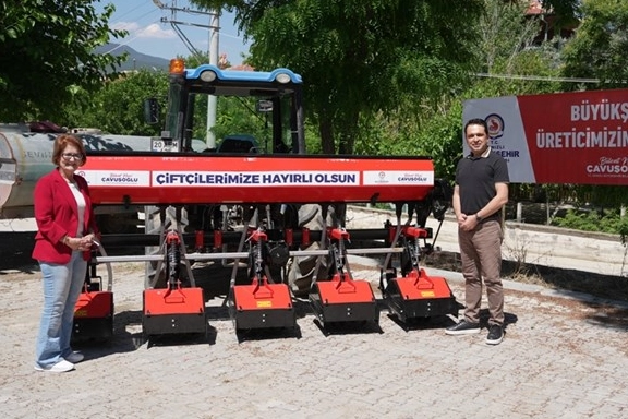 Denizli'de Kırsal Kalkınma İçin Bozkurt'a Modern Çapa Makinesi Desteği