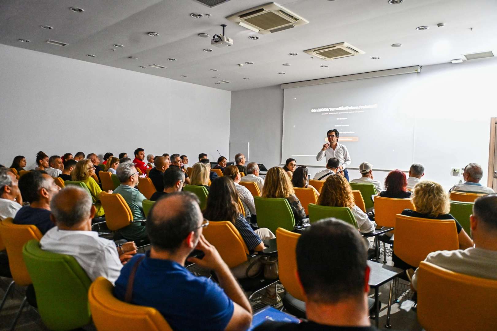 STK'lar İçin Sürdürülebilir Gelir Modeli: ASSİM'de Kapasite Güçlendirme Eğitimi