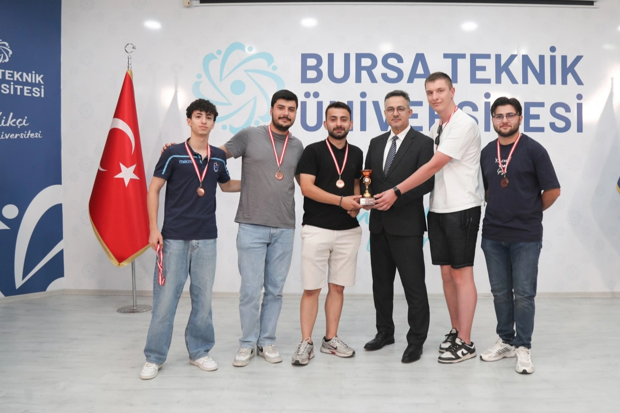 BTÜ'de 600 Sporcu 6 Branşta Yarıştı: 12. Rektörlük ve Gençlik Kupası Sona Erdi